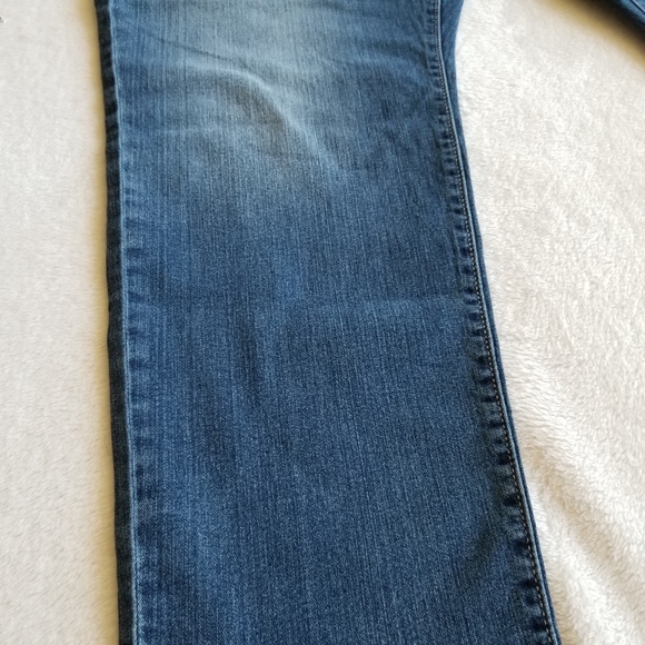 Signature Levis Strauss Modern Slim Jeans - Picture 12 of 12